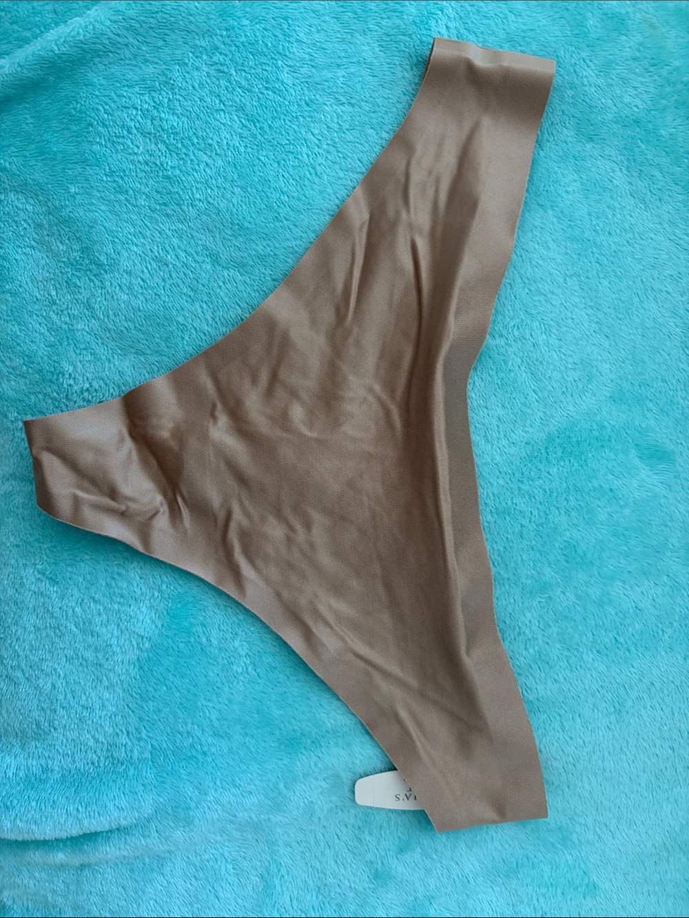 Victoria's Secret Seamless Nude Thong Panty